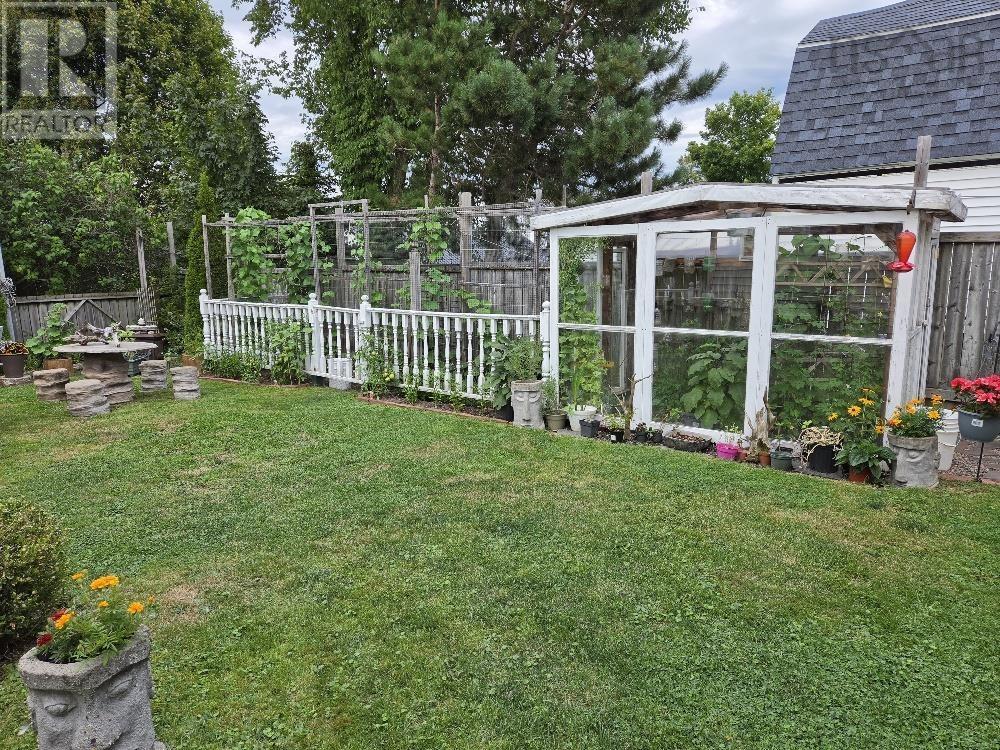 7 Douglas St Property Photo 28