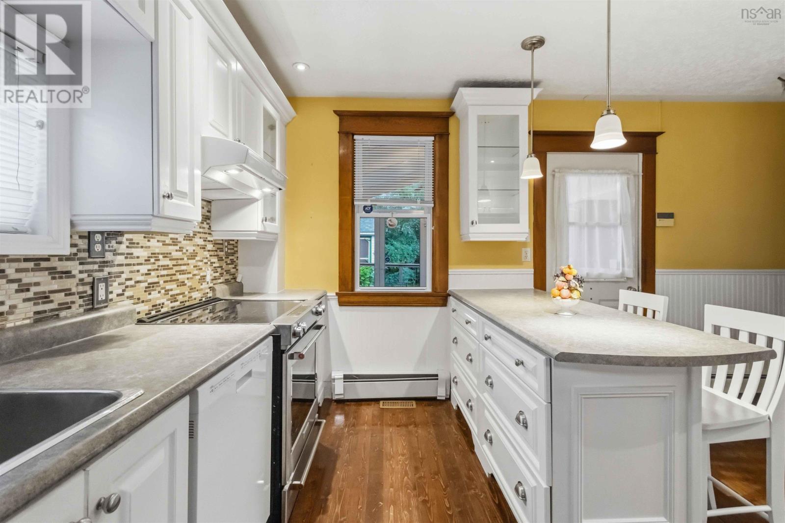 6296 Liverpool Street Property Photo 5