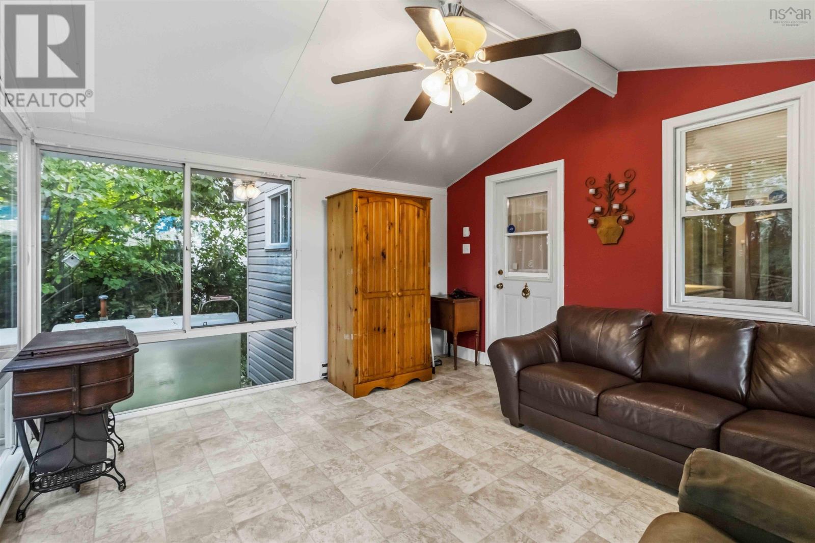 6296 Liverpool Street Property Photo 10