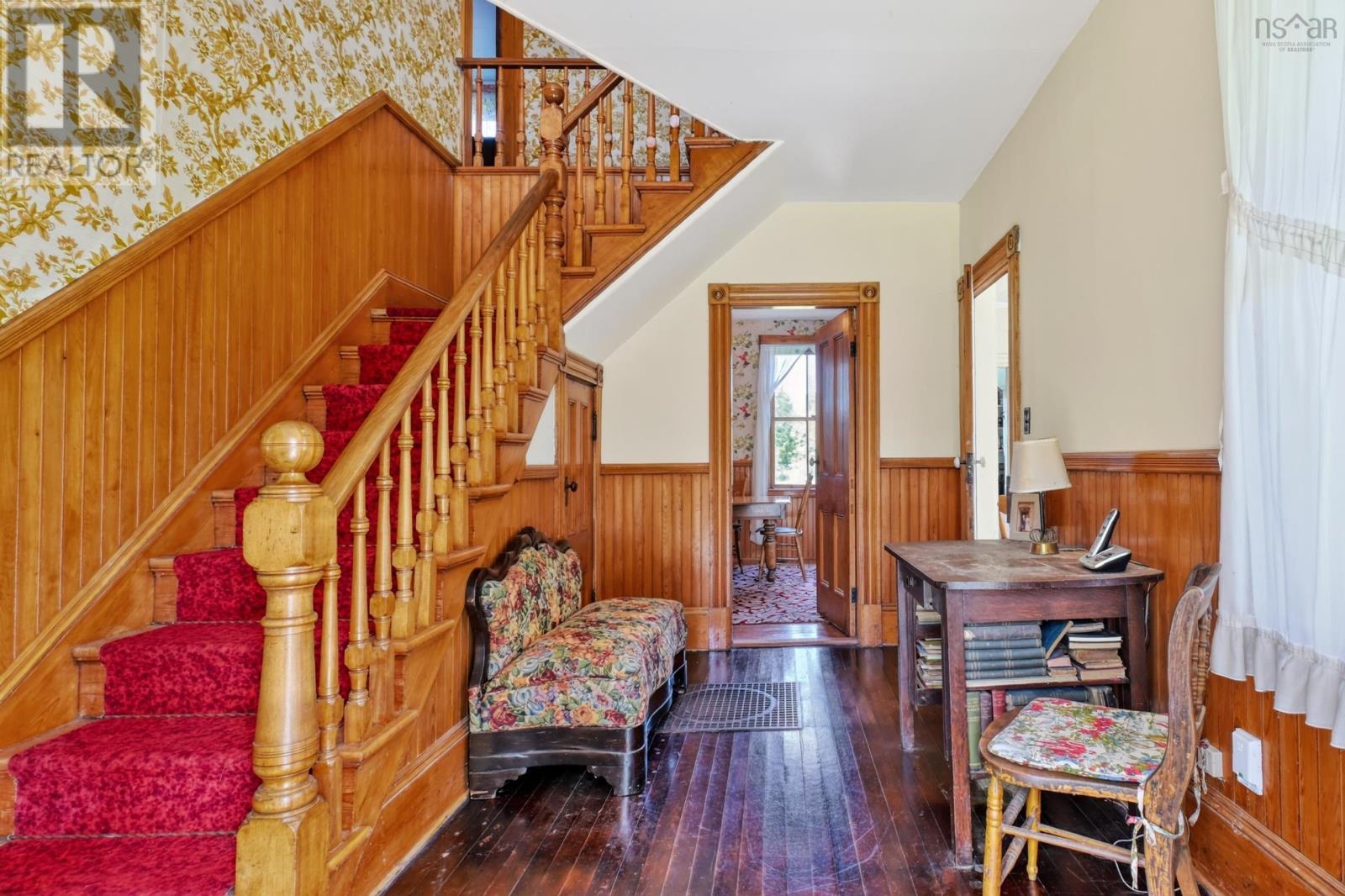 2121 Loch Lomond Road