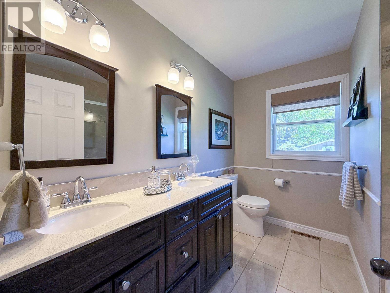 12 Lighthouse Lane Property Photo 19