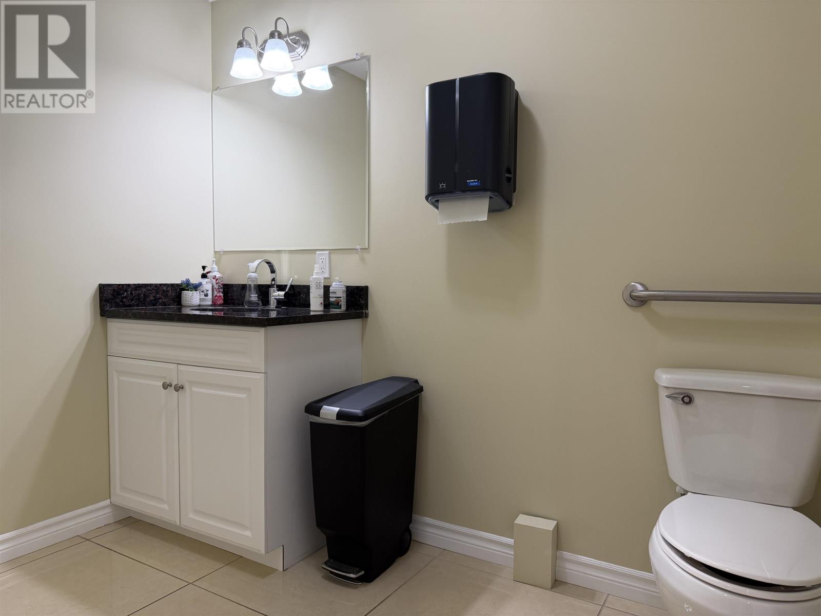 516 Macewen Road Property Photo 22
