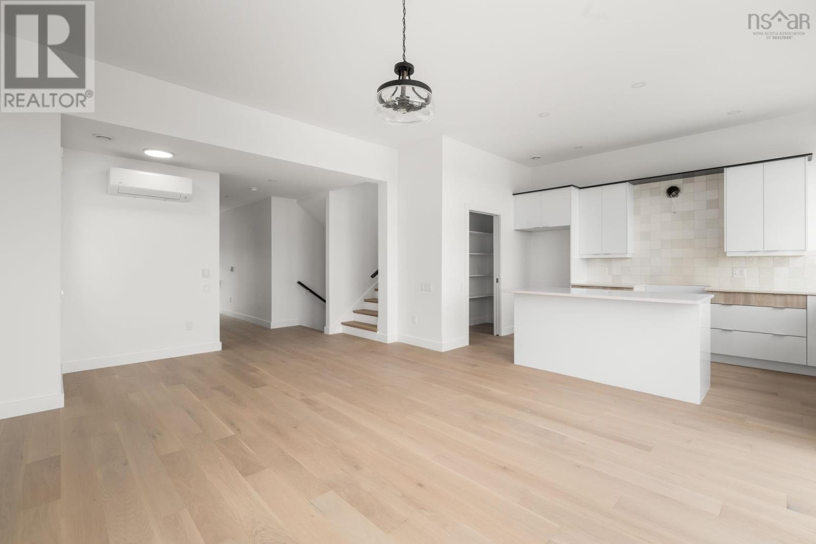 203 Brunello Boulevard Property Photo 8