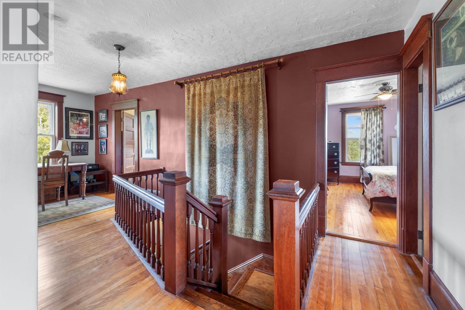2605 St Mary's Road West Property Photo 45