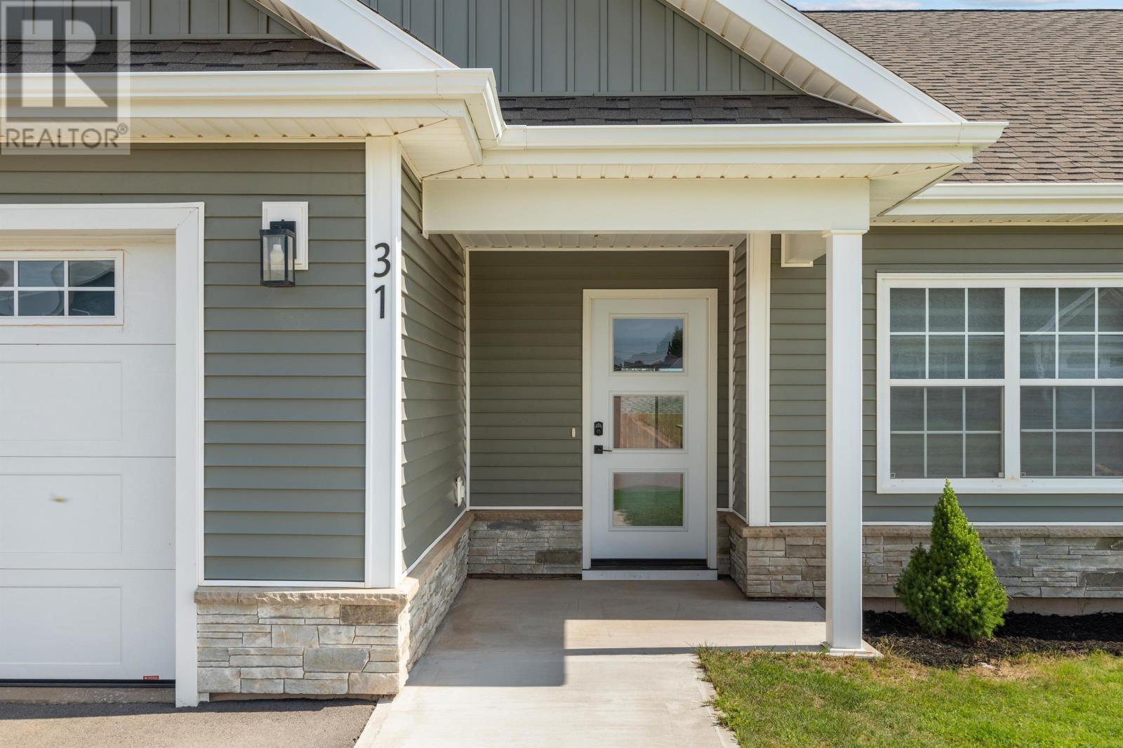 31 Starlite Street Property Photo 2