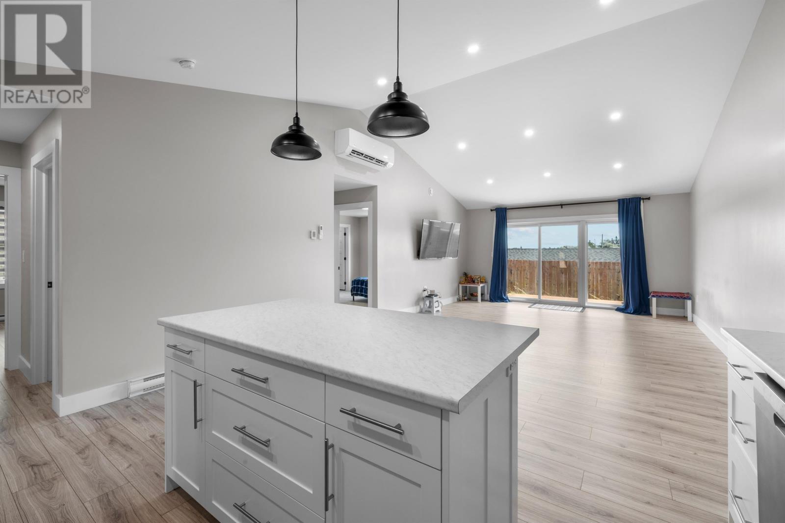 31 Starlite Street Property Photo 8
