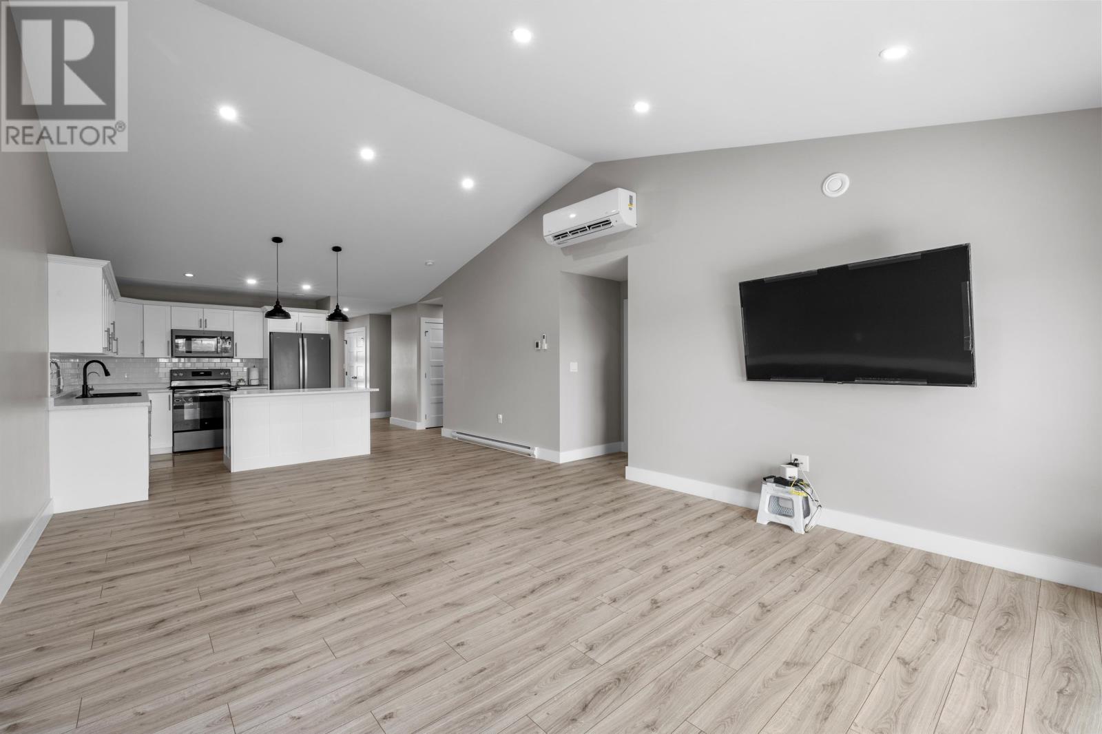 31 Starlite Street Property Photo 9