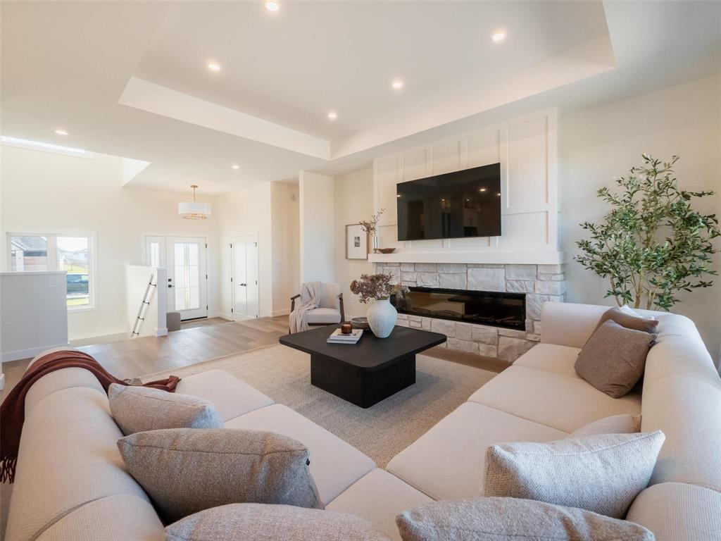 400 Grande Pointe Meadows Boulevard Property Photo 7