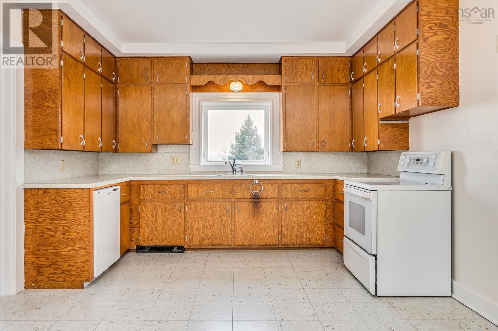 12 Lighthouse Road Property Photo 16