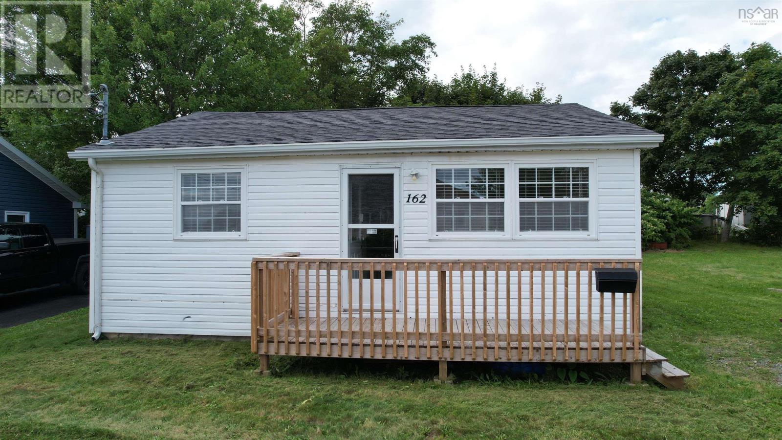 162 Upper Mclean Street Property Photo 1