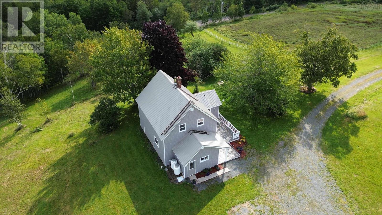 871 Ohio East Road Property Photo 7