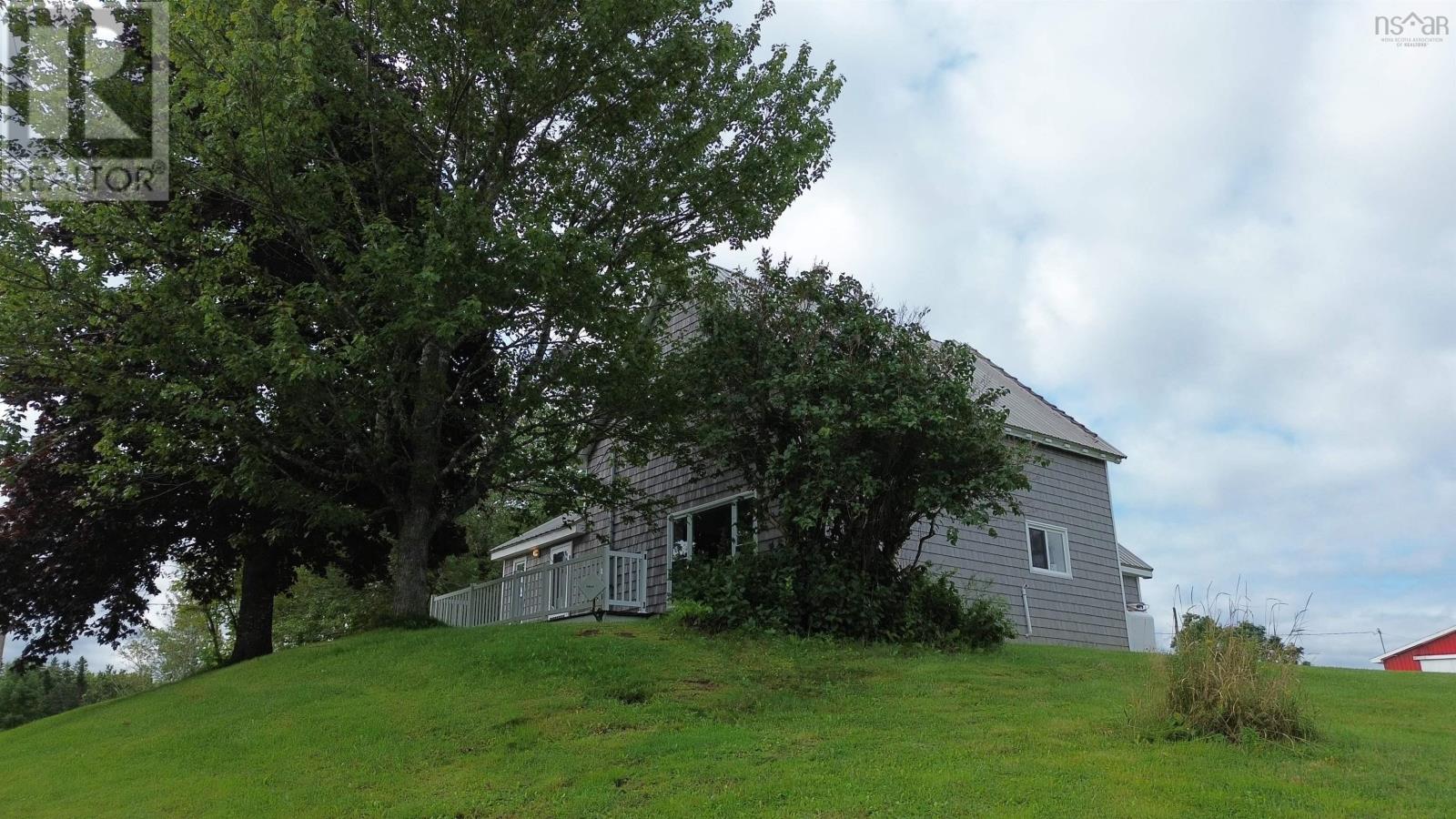 871 Ohio East Road Property Photo 17
