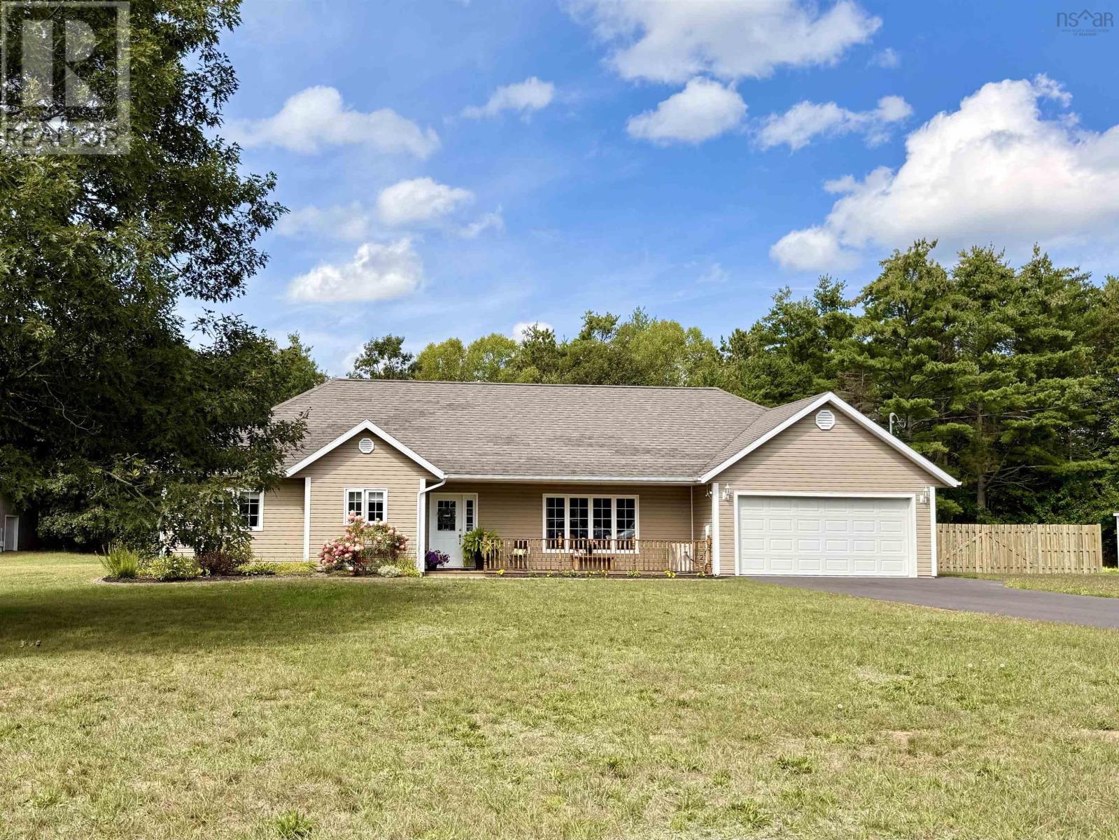 10207 Highway 201 Property Photo 1