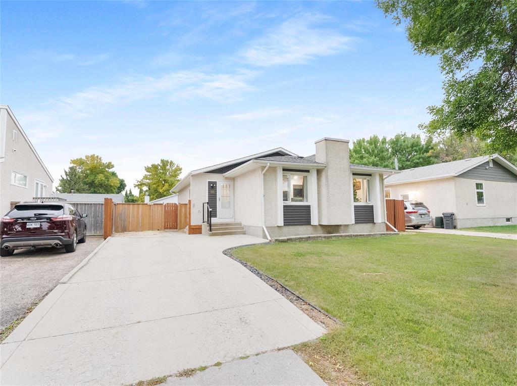 18 Hawkins Crescent Property Photo 1
