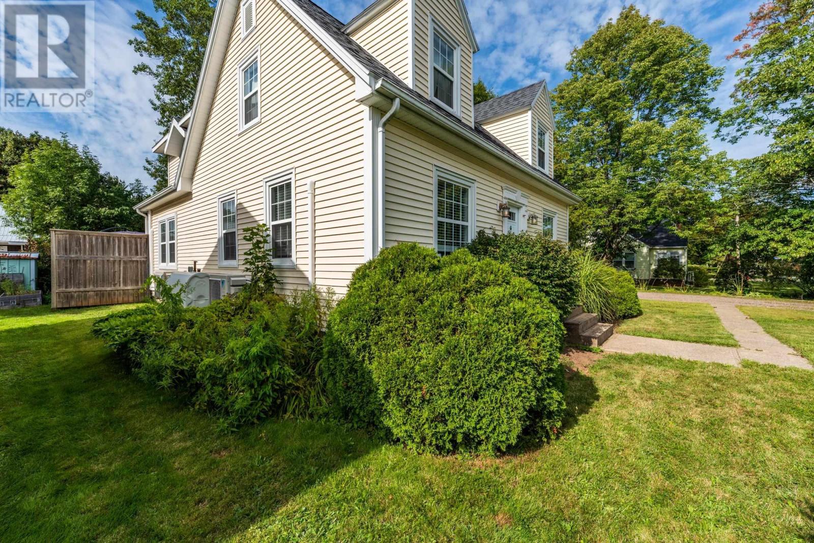 61 Connaught Avenue Property Photo 3