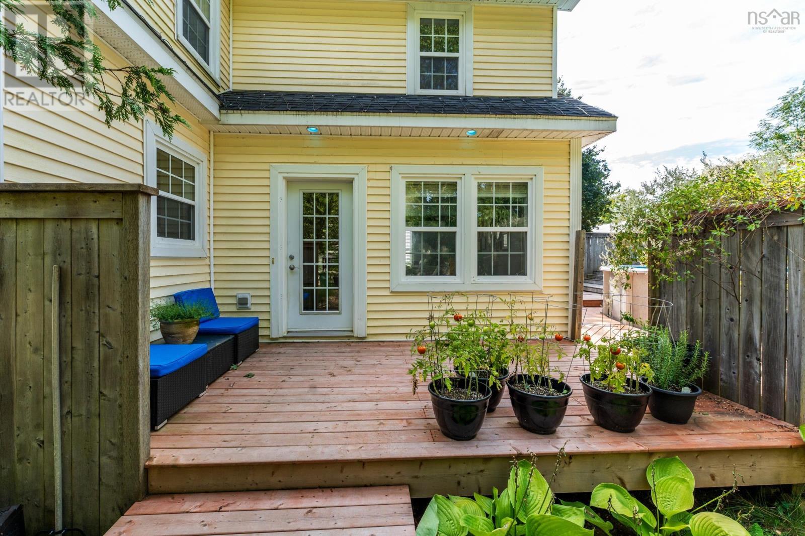 61 Connaught Avenue Property Photo 9