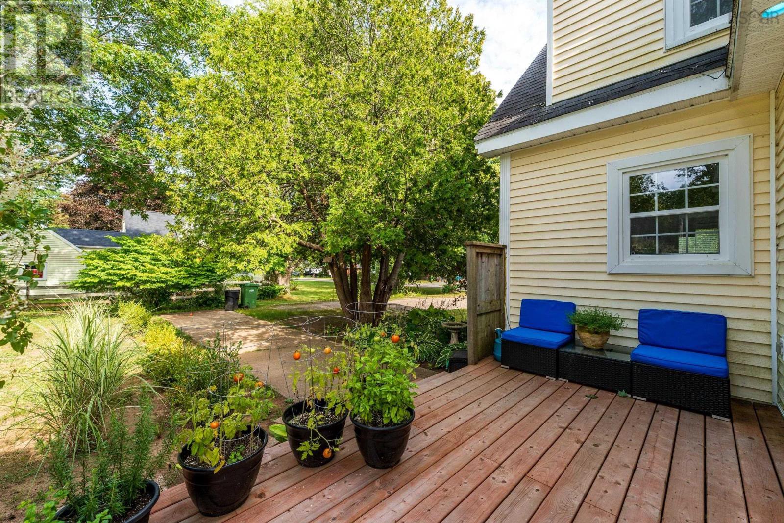 61 Connaught Avenue Property Photo 11