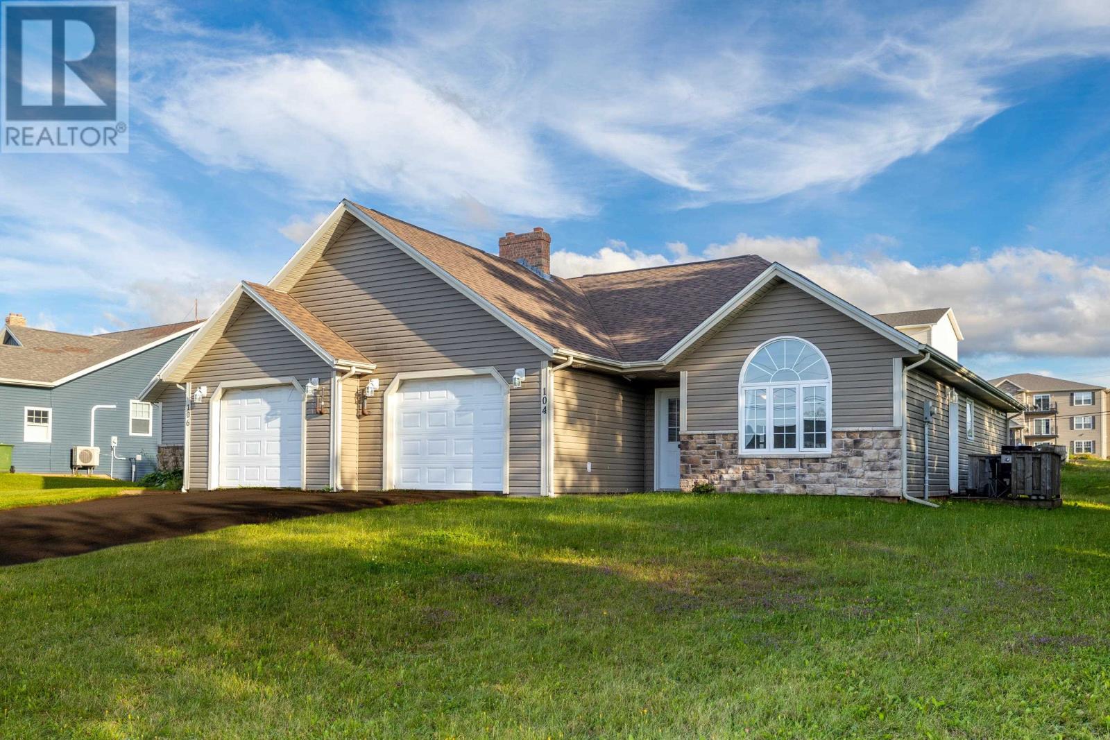 104 Heron Drive Property Photo 1