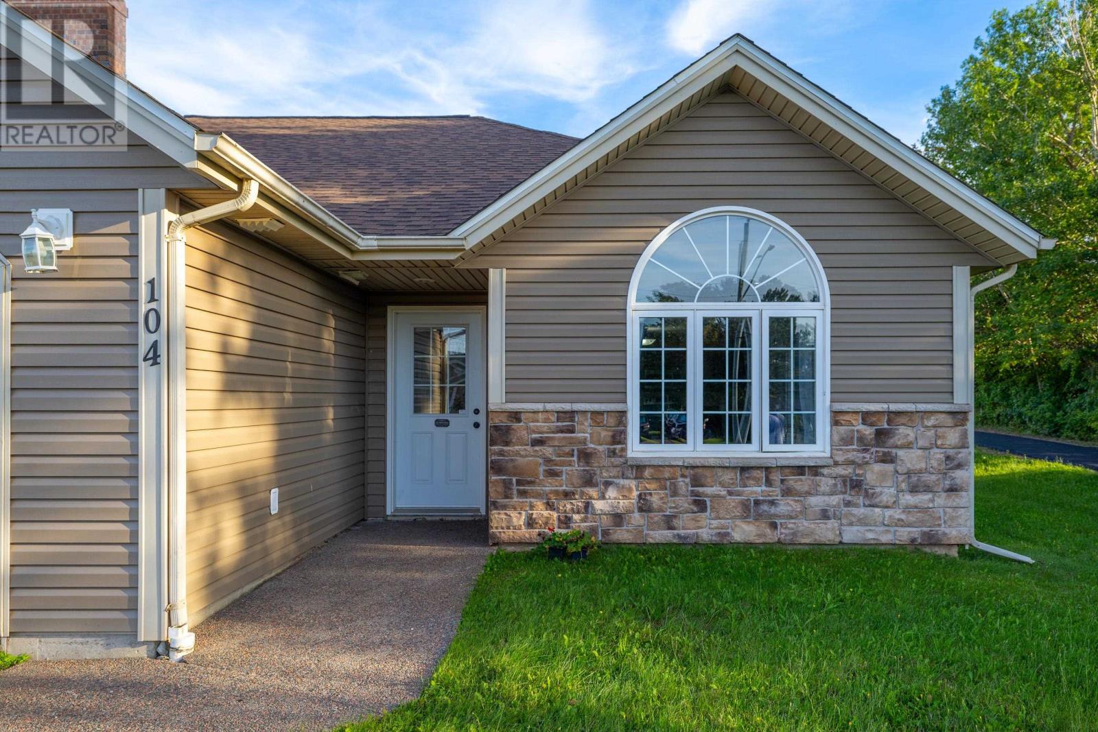 104 Heron Drive Property Photo 2