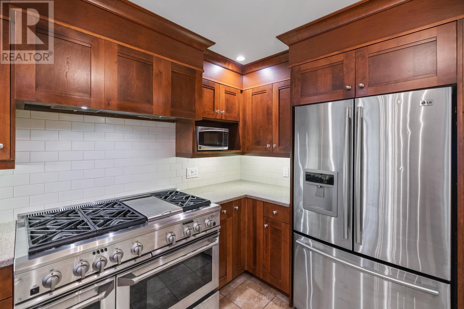 18 Newland Crescent Property Photo 10