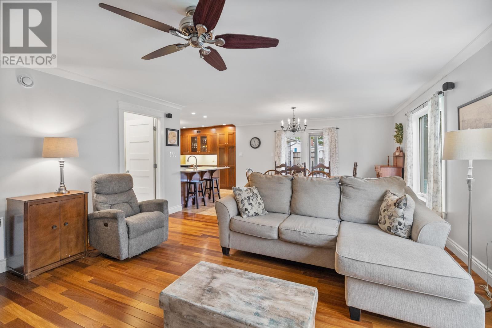 18 Newland Crescent Property Photo 15