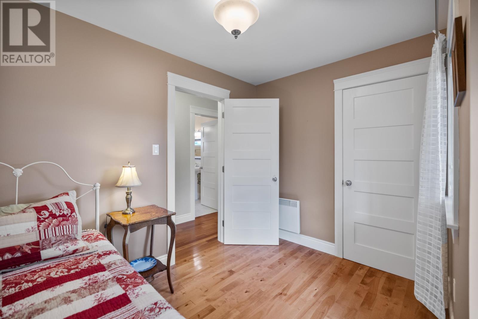 18 Newland Crescent Property Photo 20