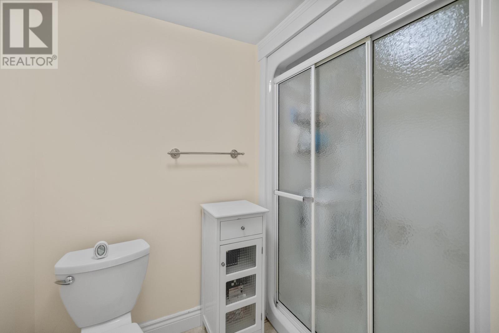 18 Newland Crescent Property Photo 28