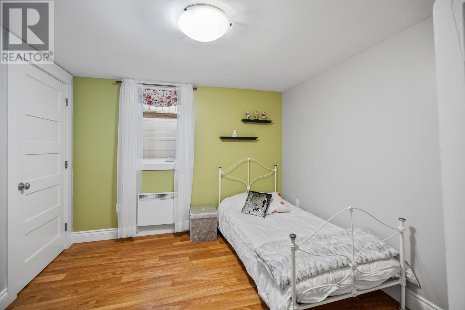 18 Newland Crescent Property Photo 29