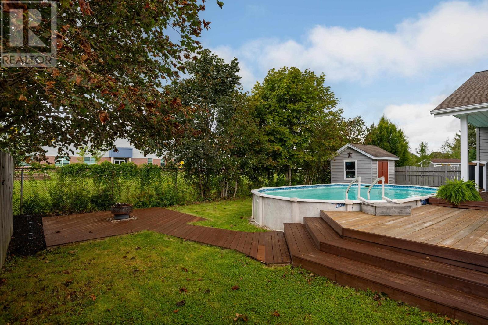18 Newland Crescent Property Photo 39
