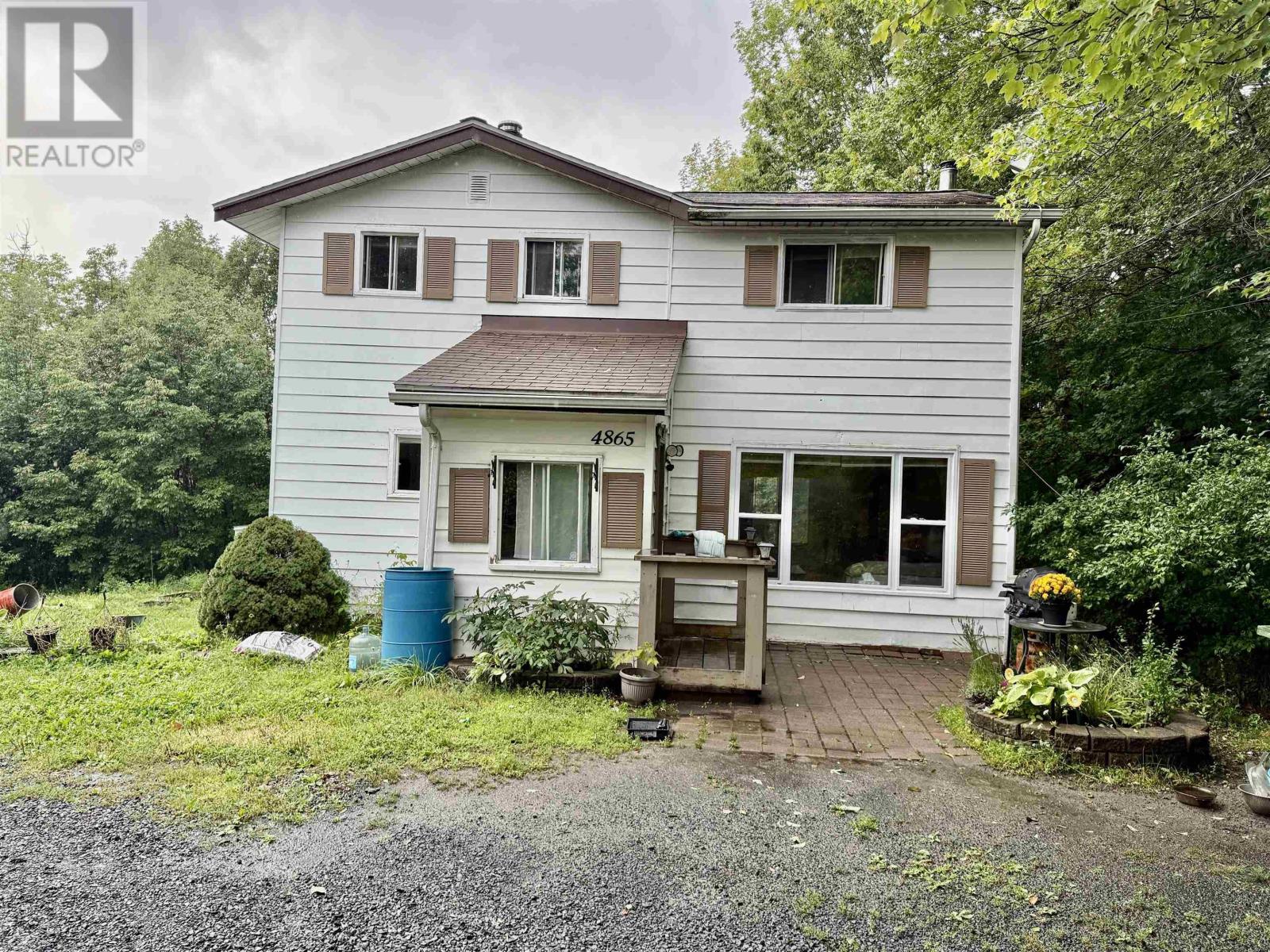 4865 Highway 2 Property Photo 1