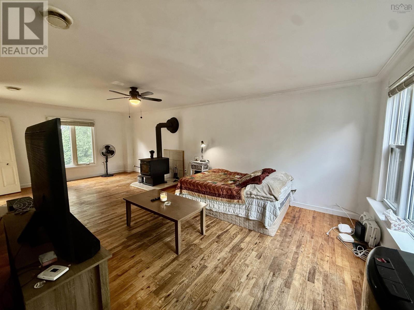 4865 Highway 2 Property Photo 9