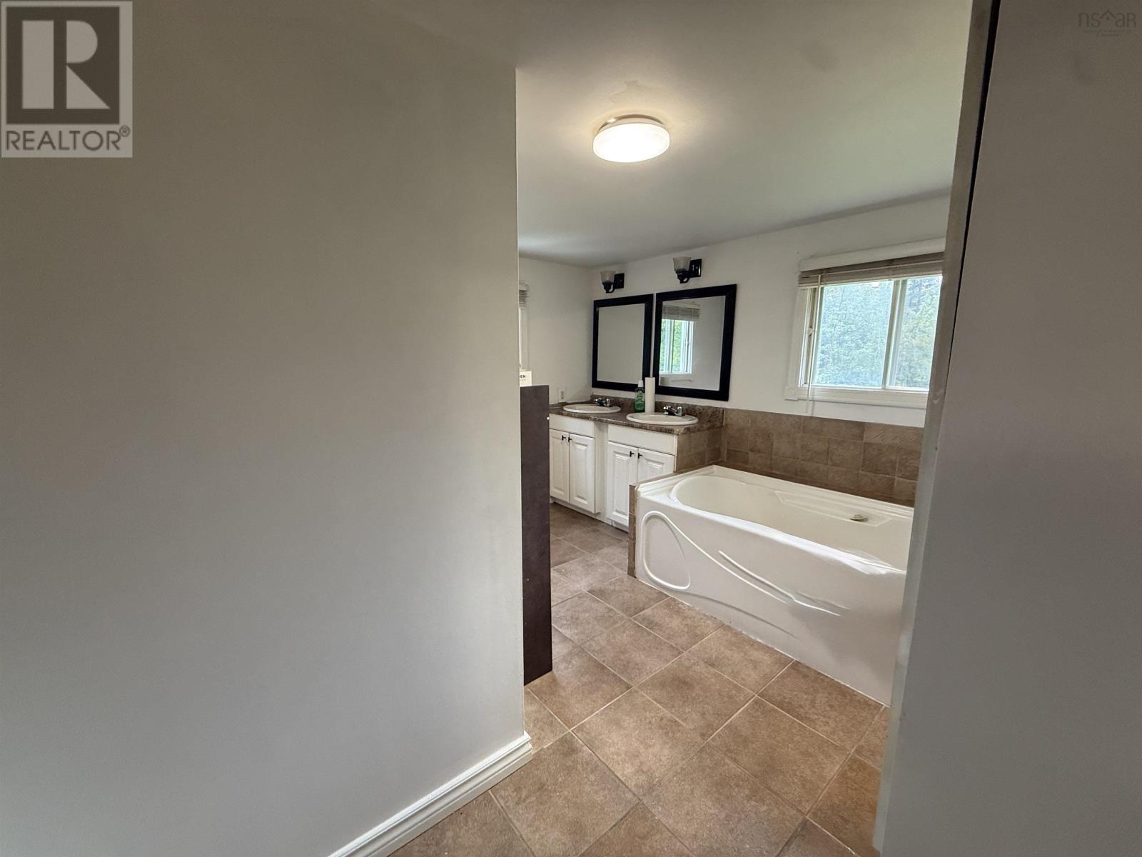 4865 Highway 2 Property Photo 18
