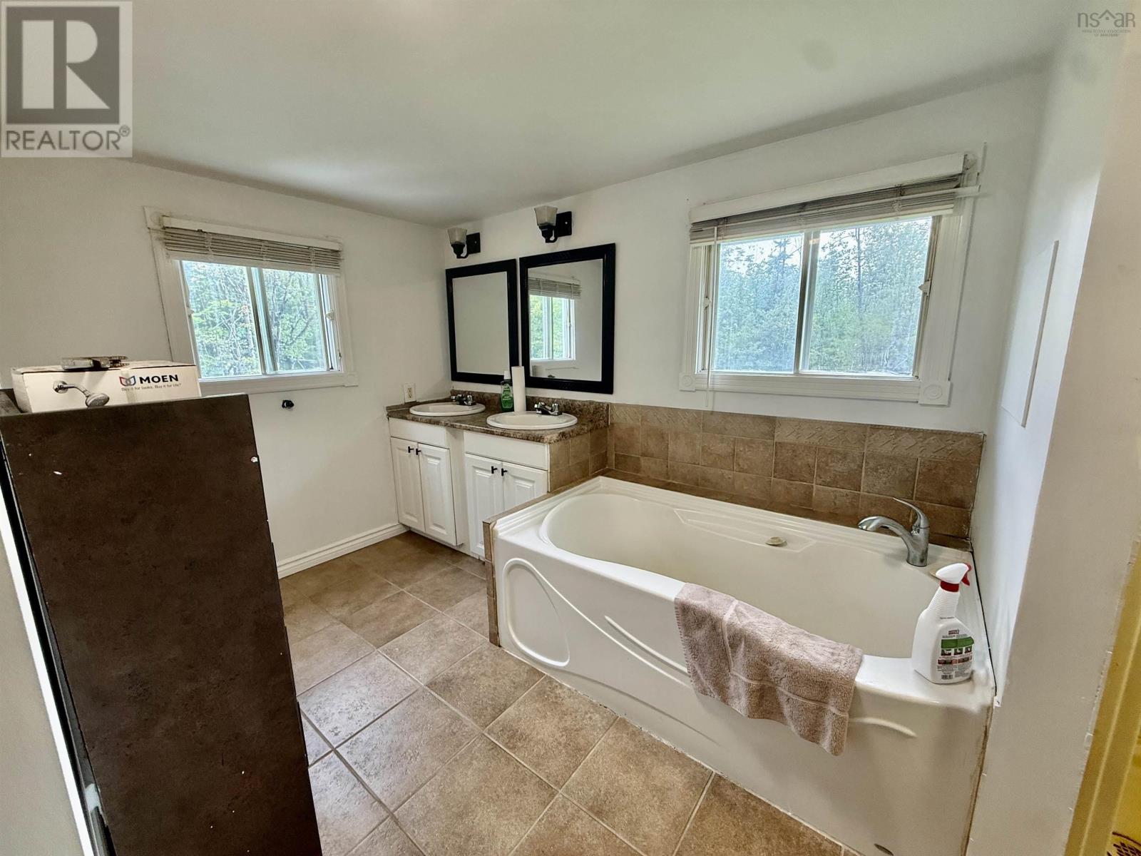 4865 Highway 2 Property Photo 19