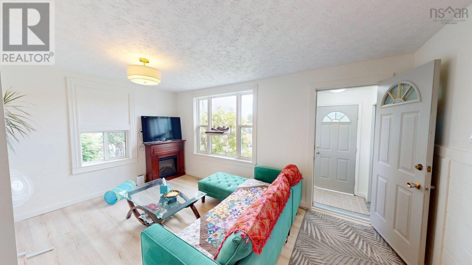 81 Coronation Drive Property Photo 4