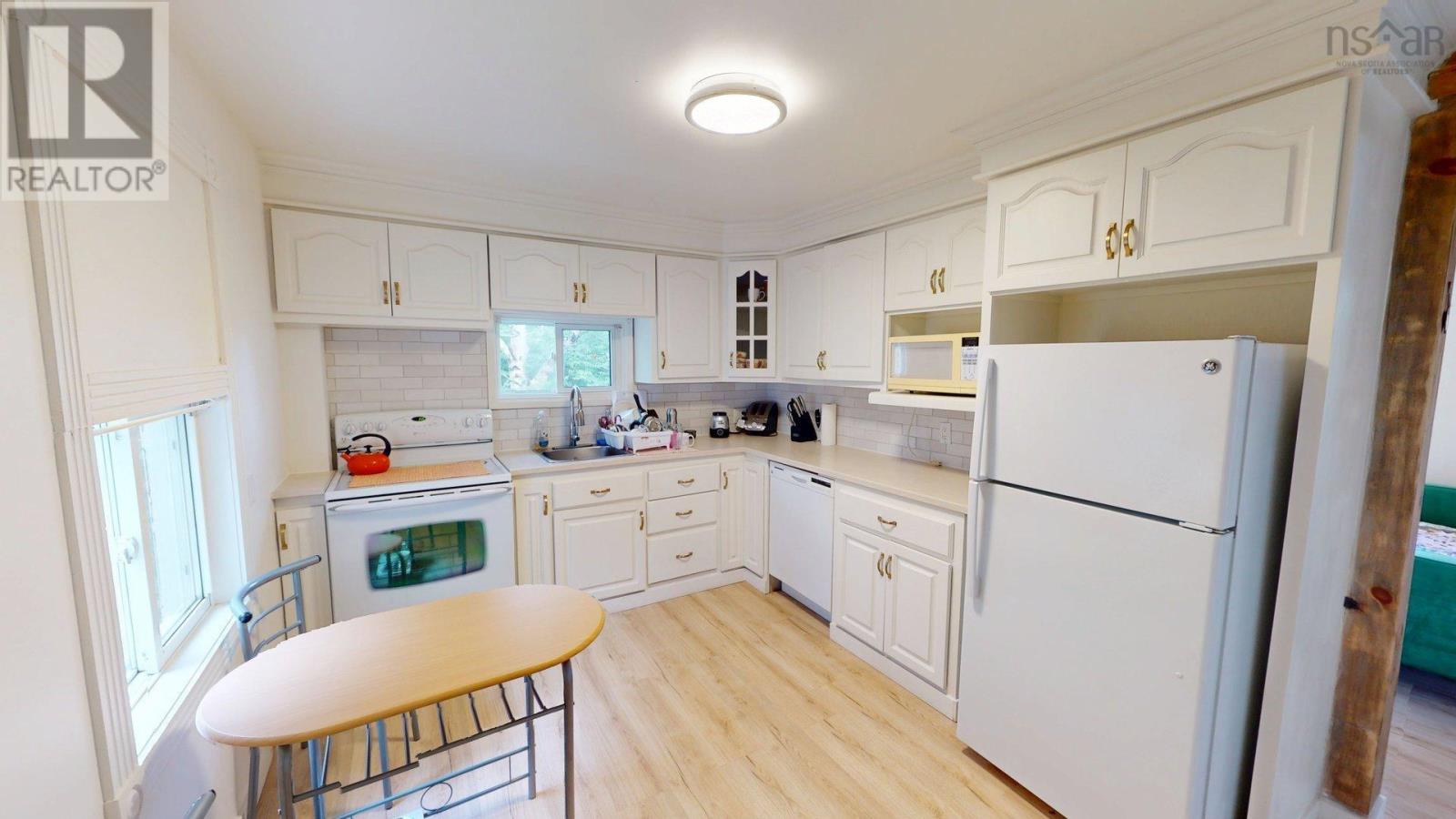 81 Coronation Drive Property Photo 8