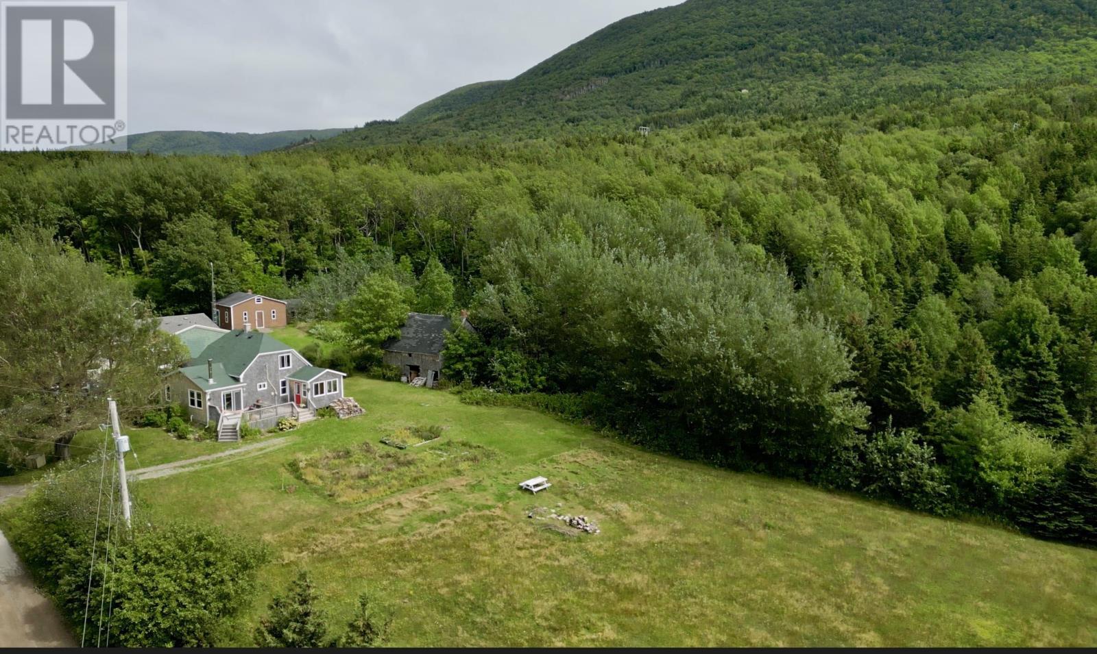 1286 Chemin Macgarry Road Property Photo 3