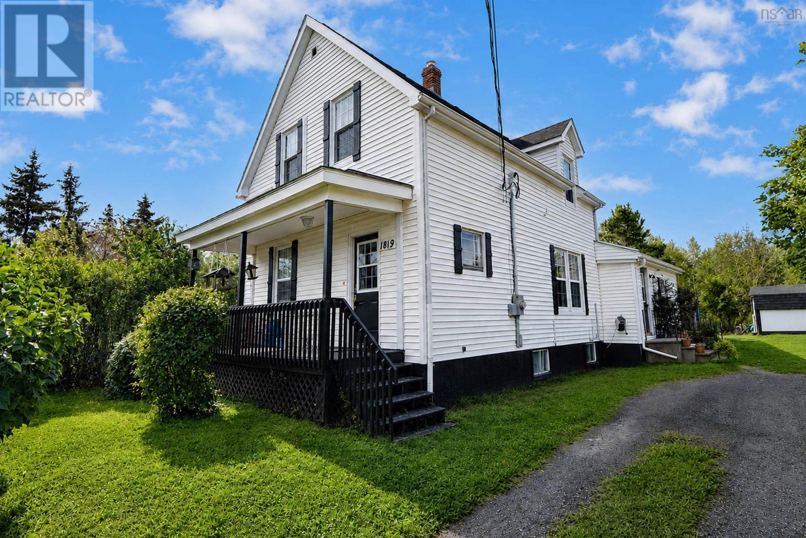 1819 Park Street Property Photo 1