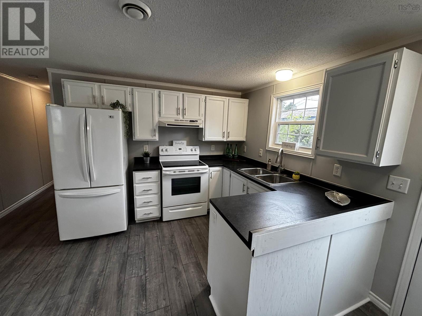 16 Happy Drive Property Photo 5