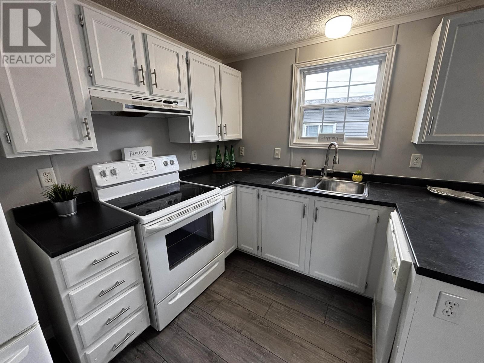 16 Happy Drive Property Photo 6