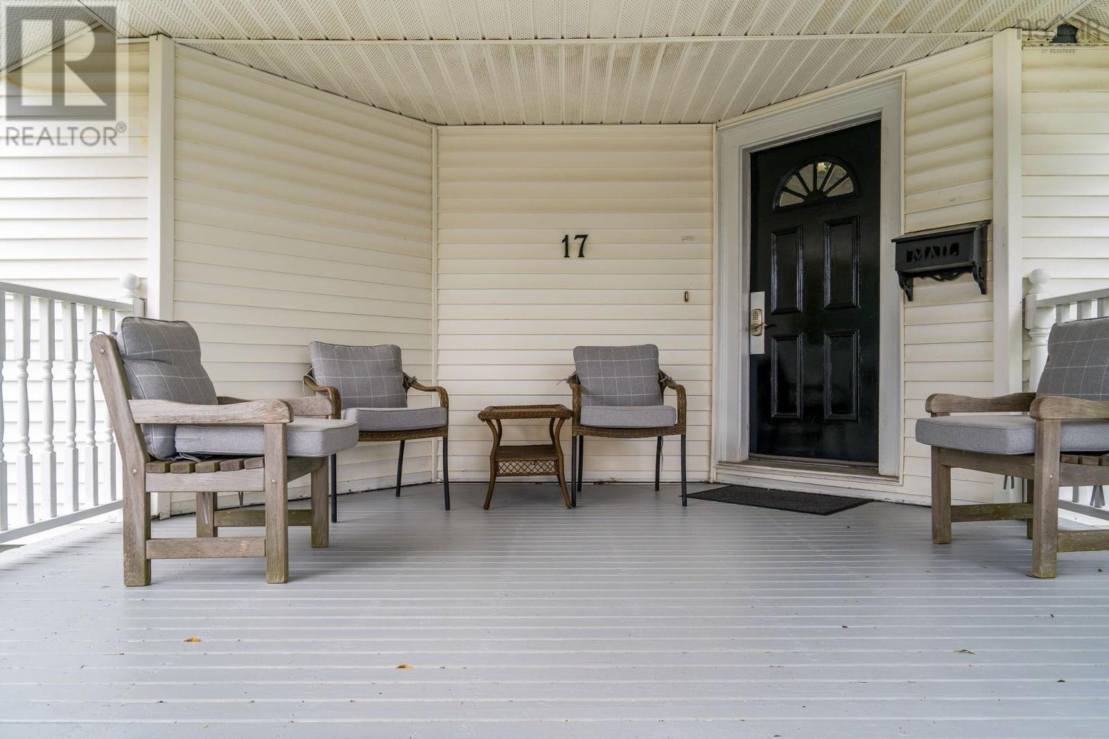 17 Tulip Street Property Photo 5
