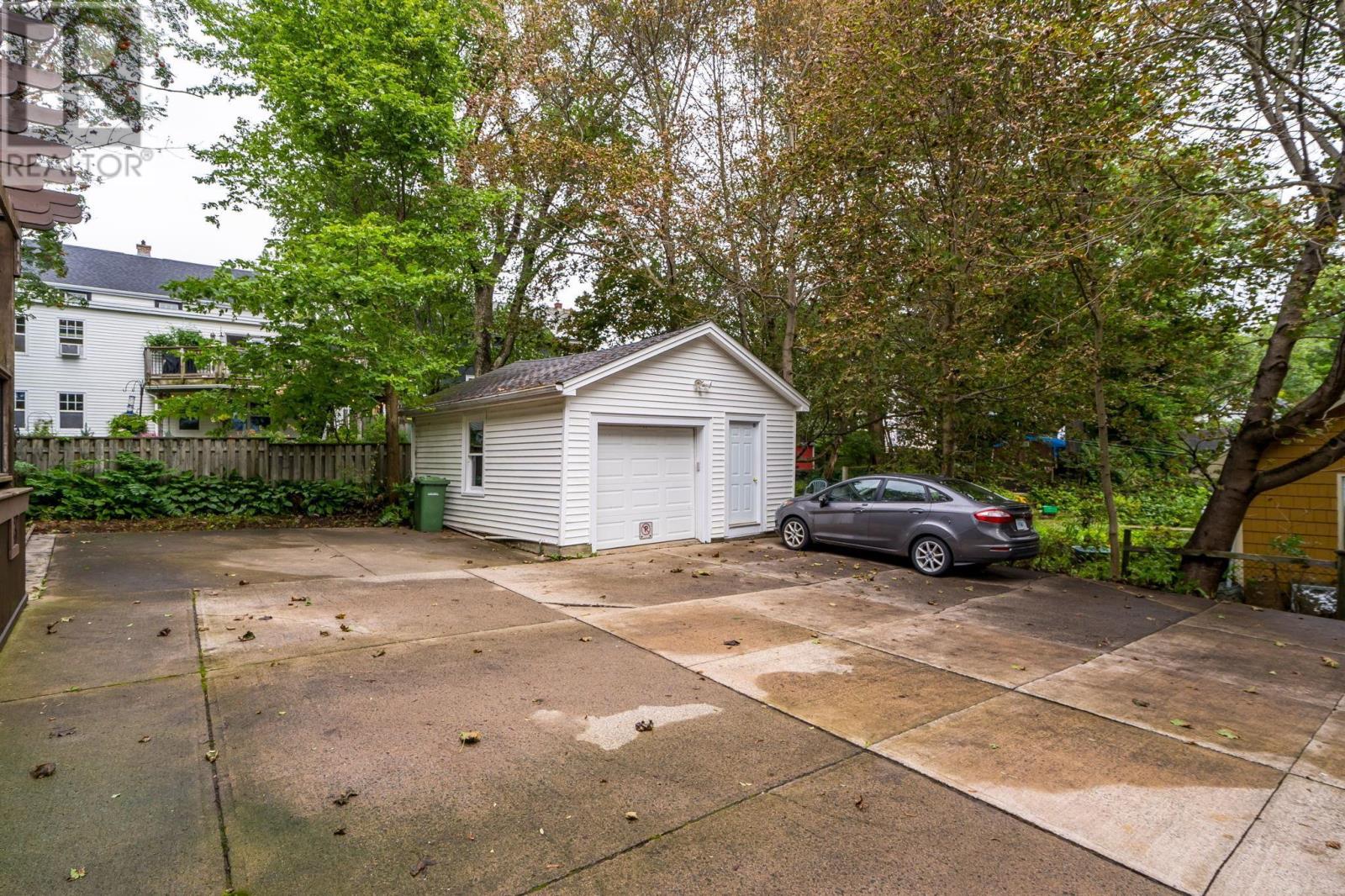 17 Tulip Street Property Photo 9