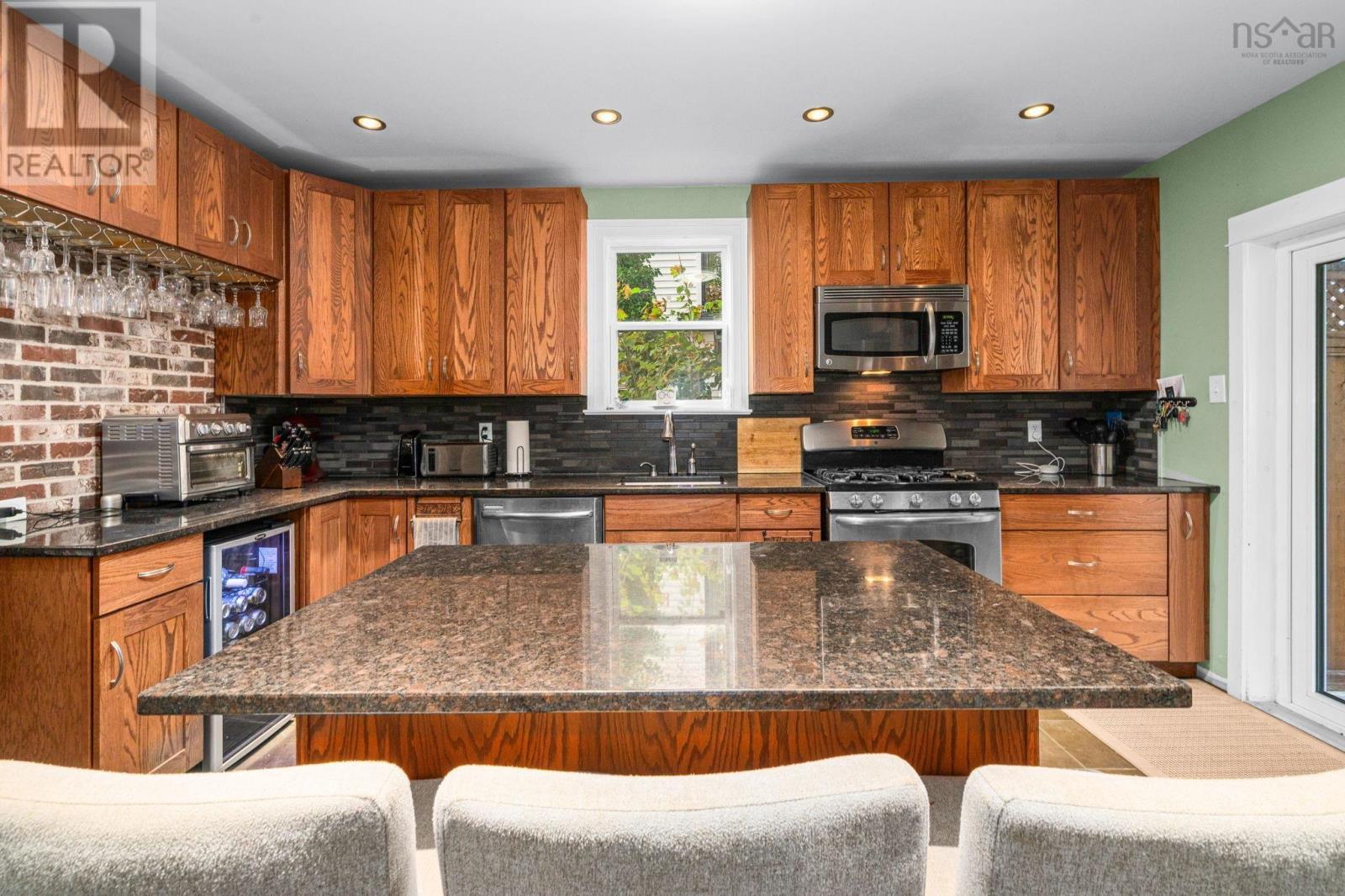 17 Tulip Street Property Photo 12
