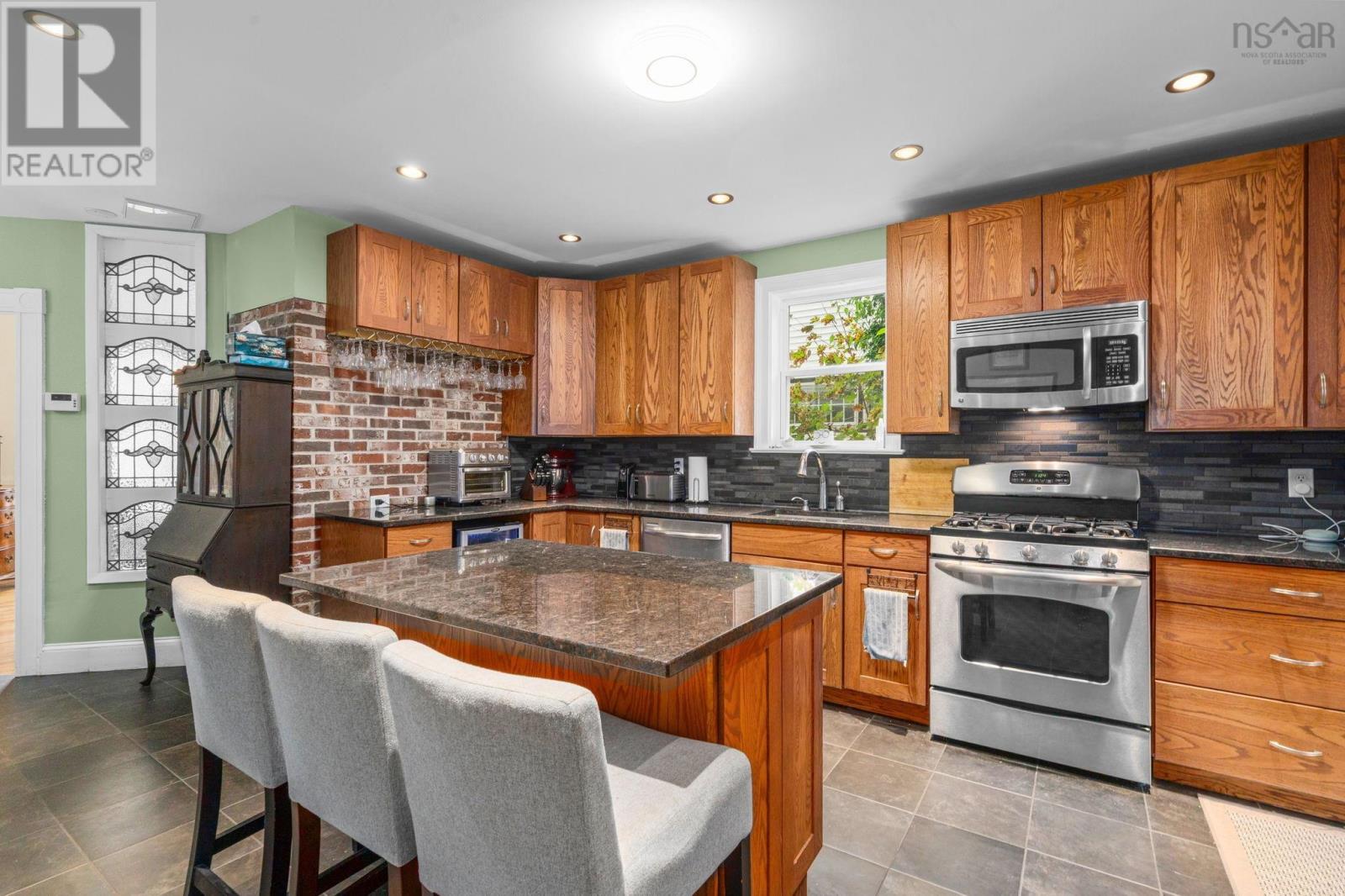 17 Tulip Street Property Photo 14
