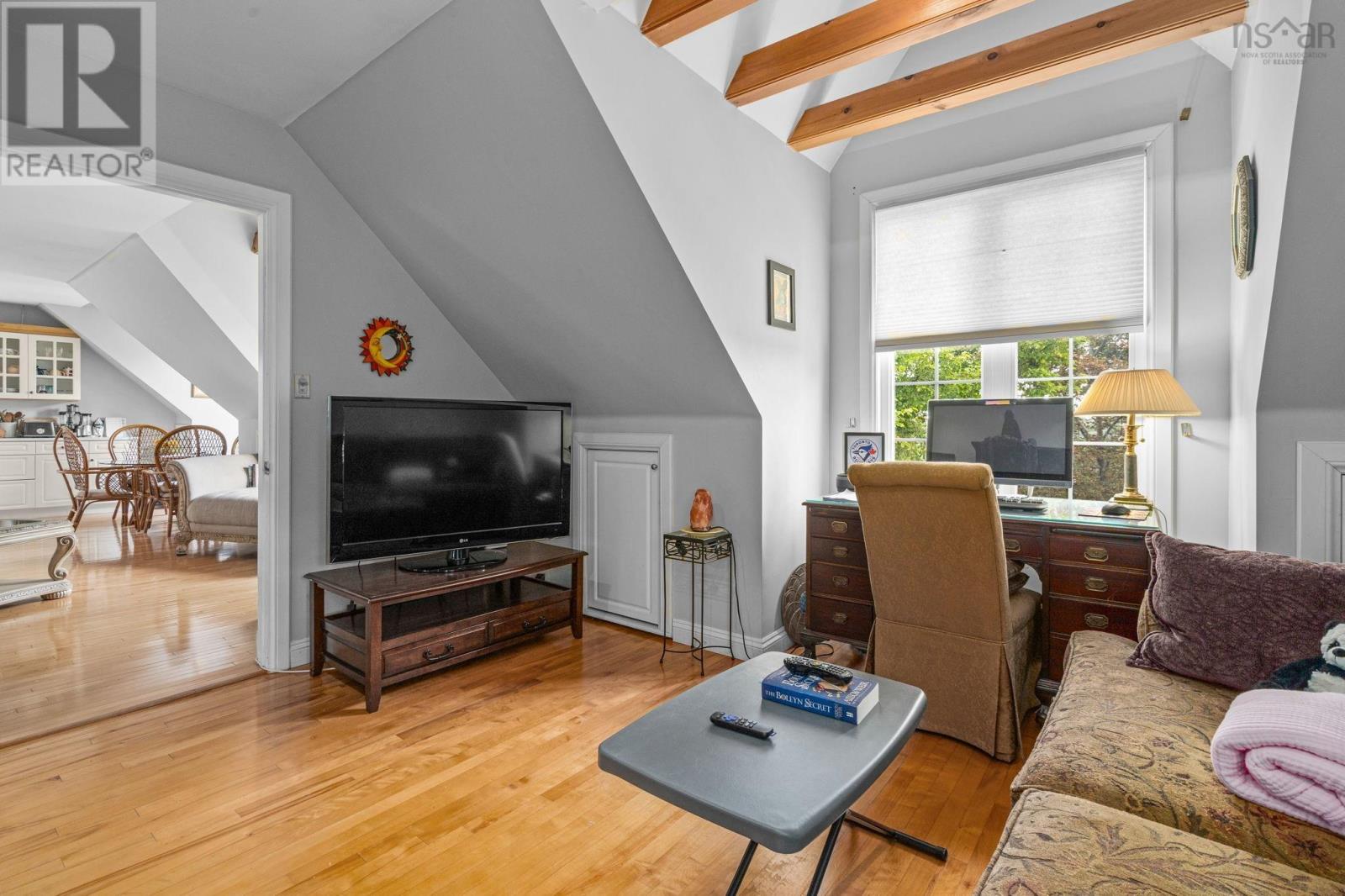 17 Tulip Street Property Photo 37