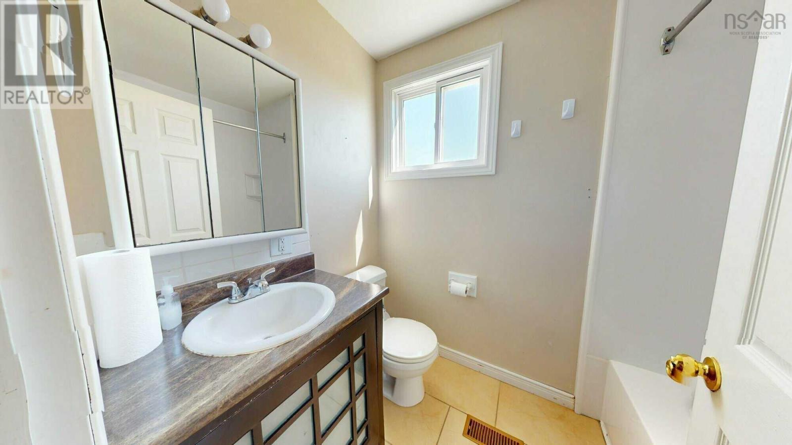 58b Maclellan Street Property Photo 11