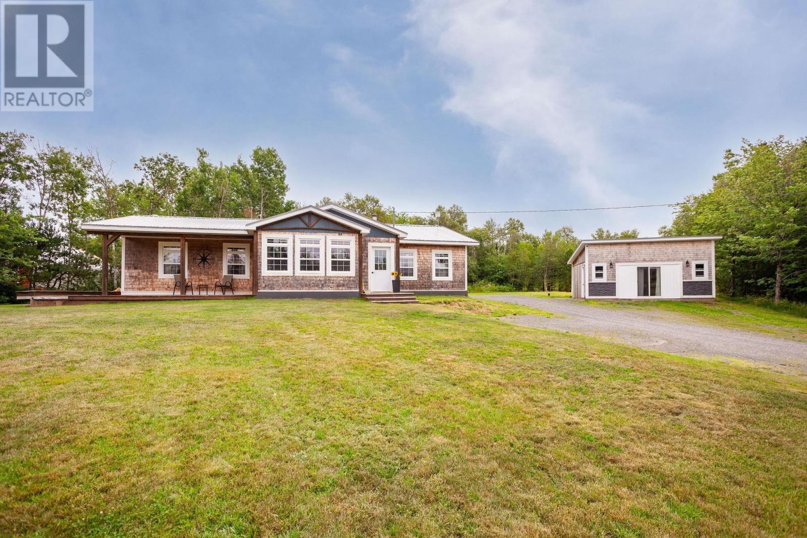 594 Kayes Road Property Photo 1