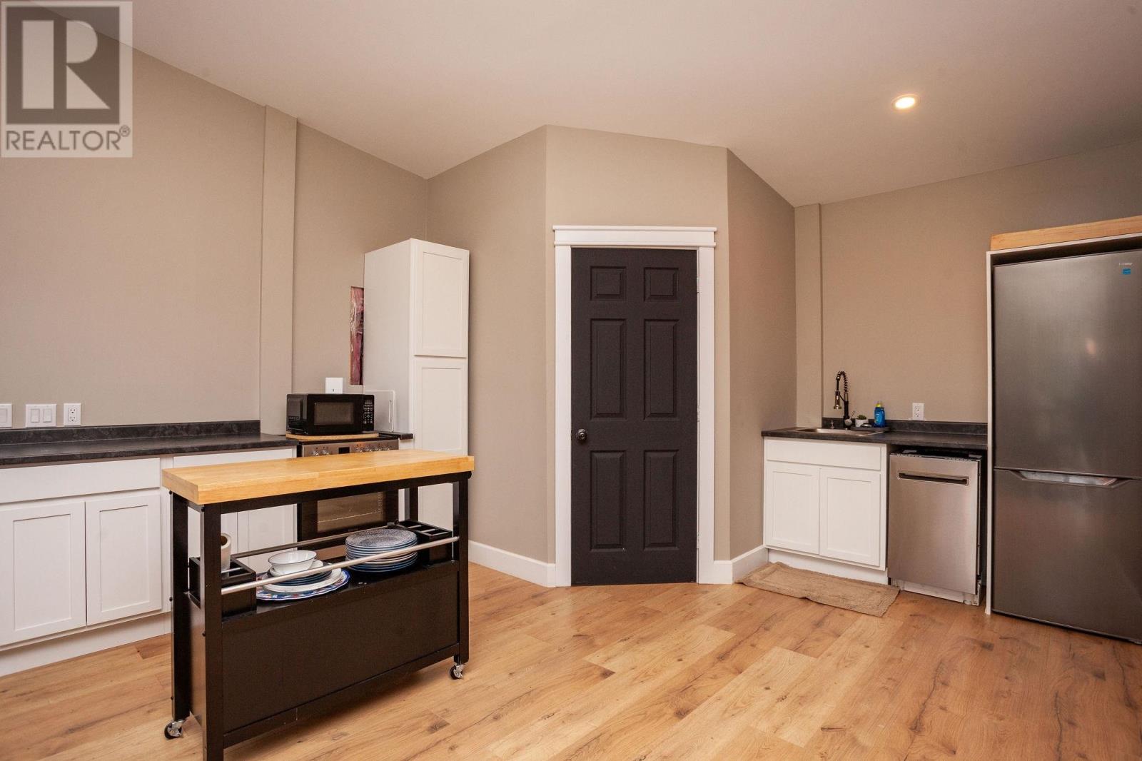 594 Kayes Road Property Photo 45