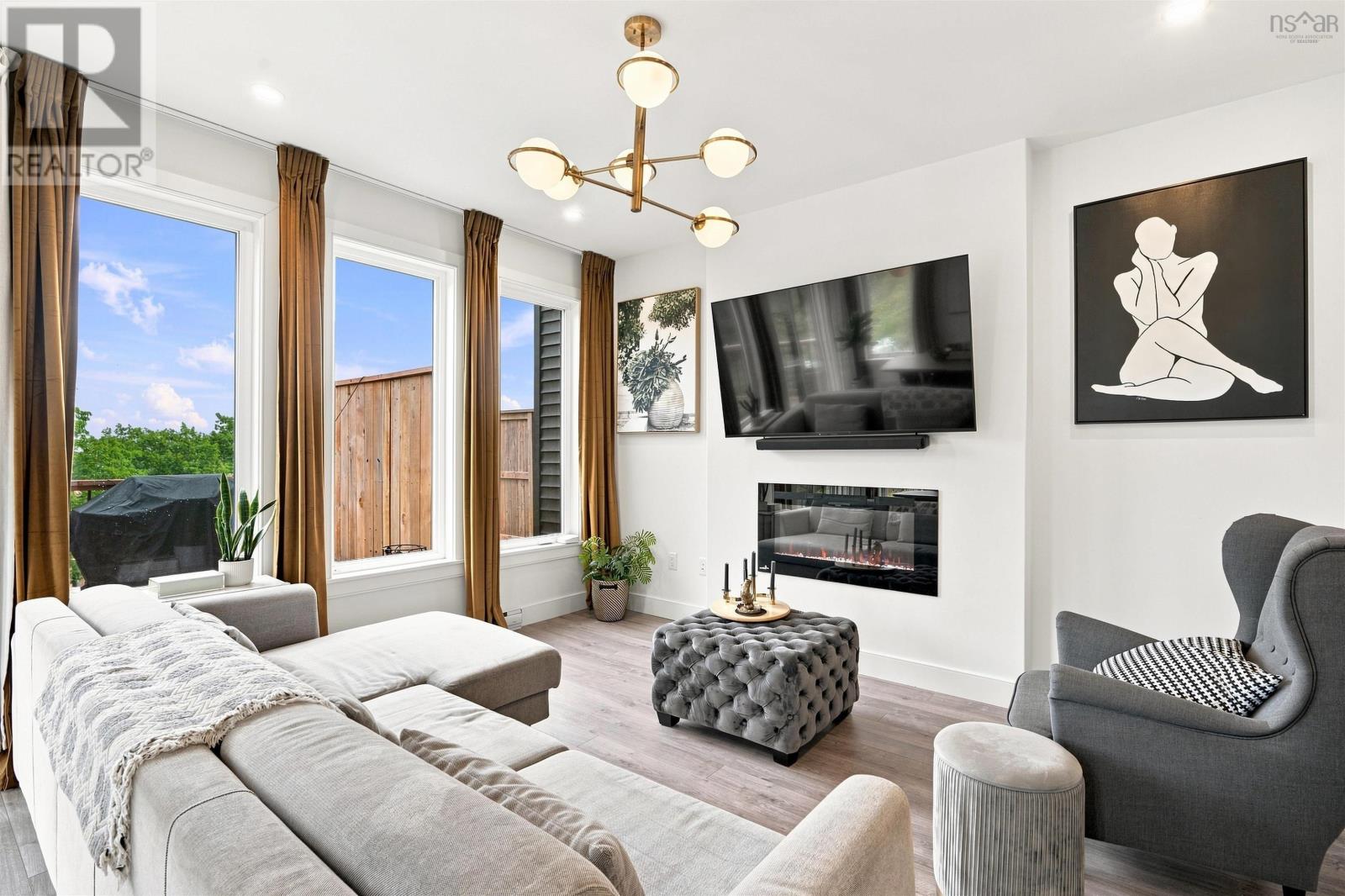 68 Grenoble Court Property Photo 14