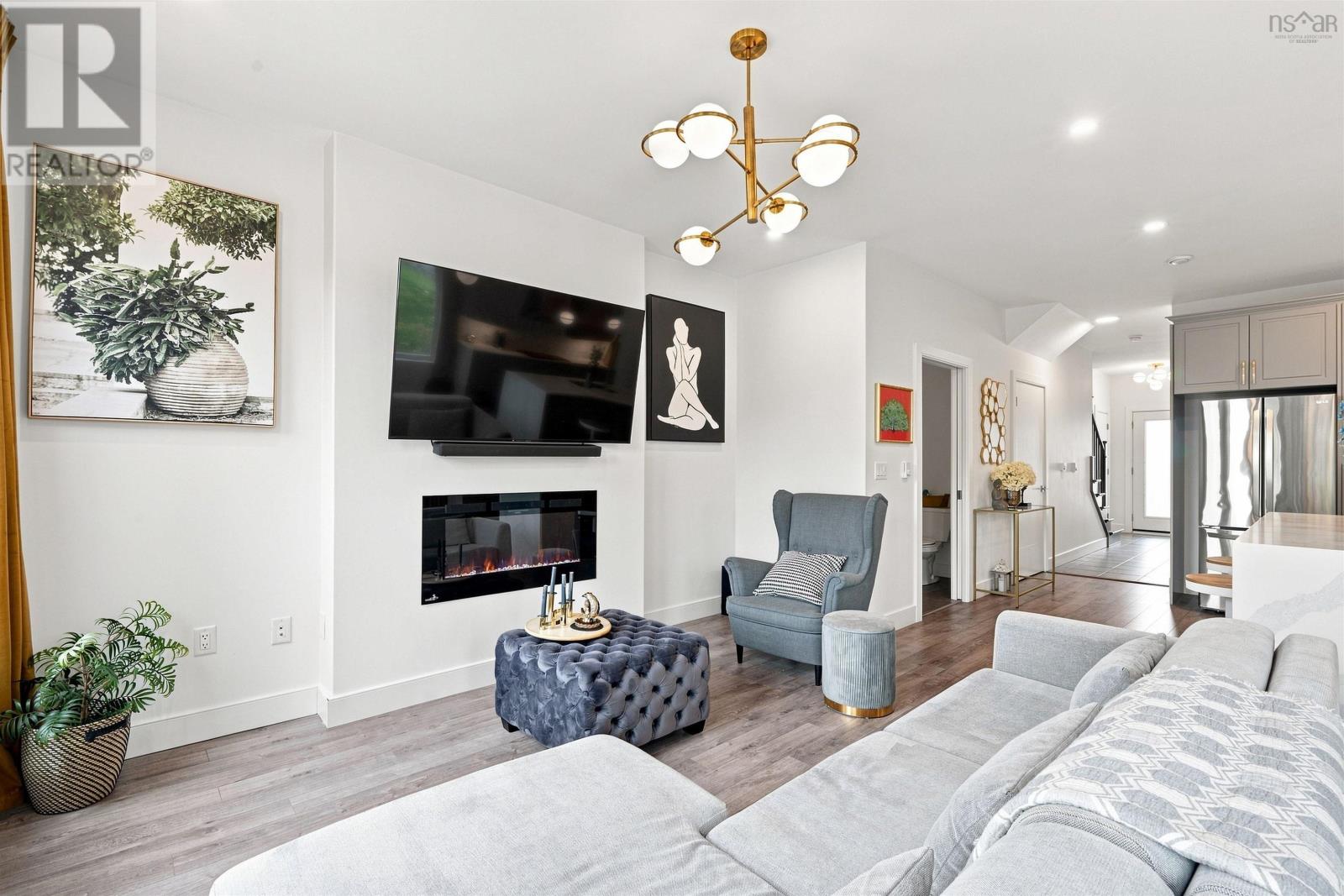 68 Grenoble Court Property Photo 15