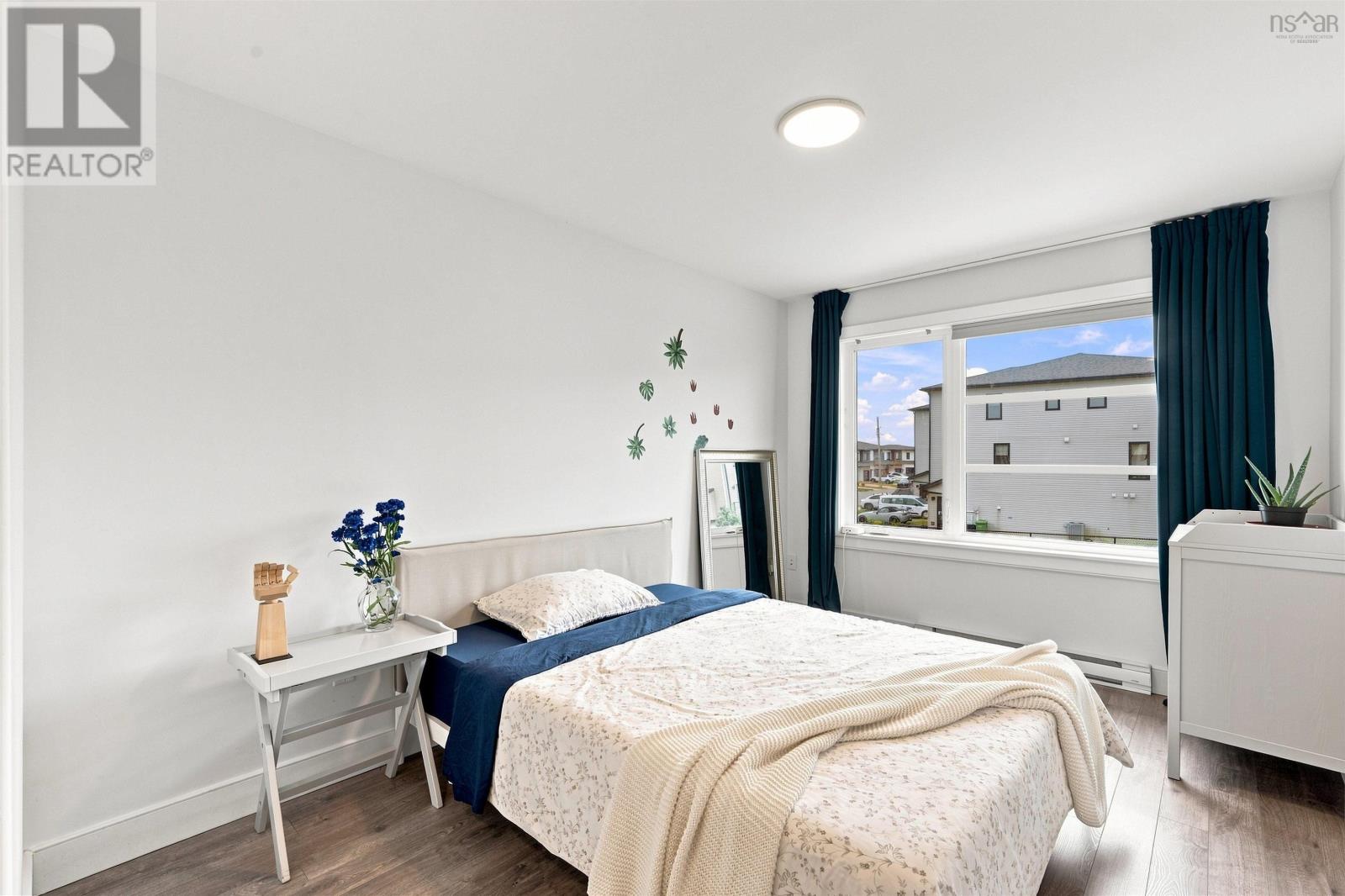 68 Grenoble Court Property Photo 33